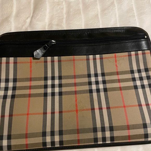 Authentic Burberry logo clutch bag. - Picture 10 of 10